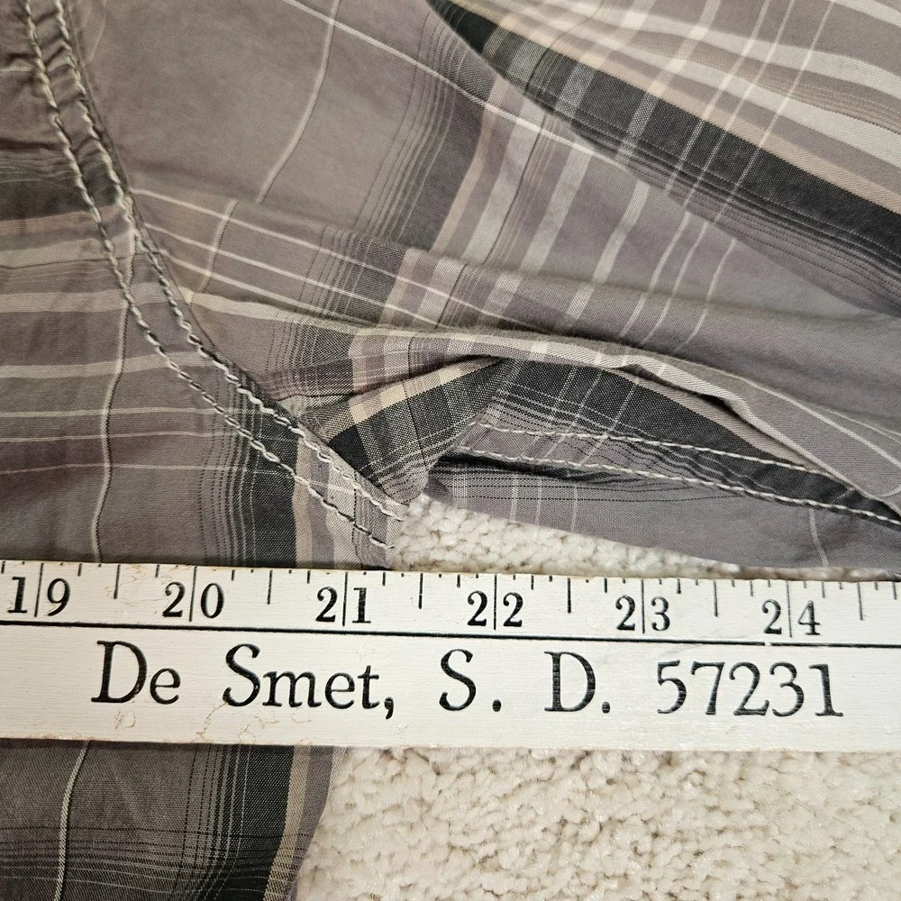BKE‎ Button-Up Shirt Mens M Gray Plaid Long Sleeve Athletic Fit Flap Pockets